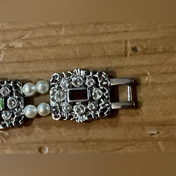 Camrose and Kross: J.B.K faux pearls silver tone square multi stones bracelet. - Picture 5 of 11